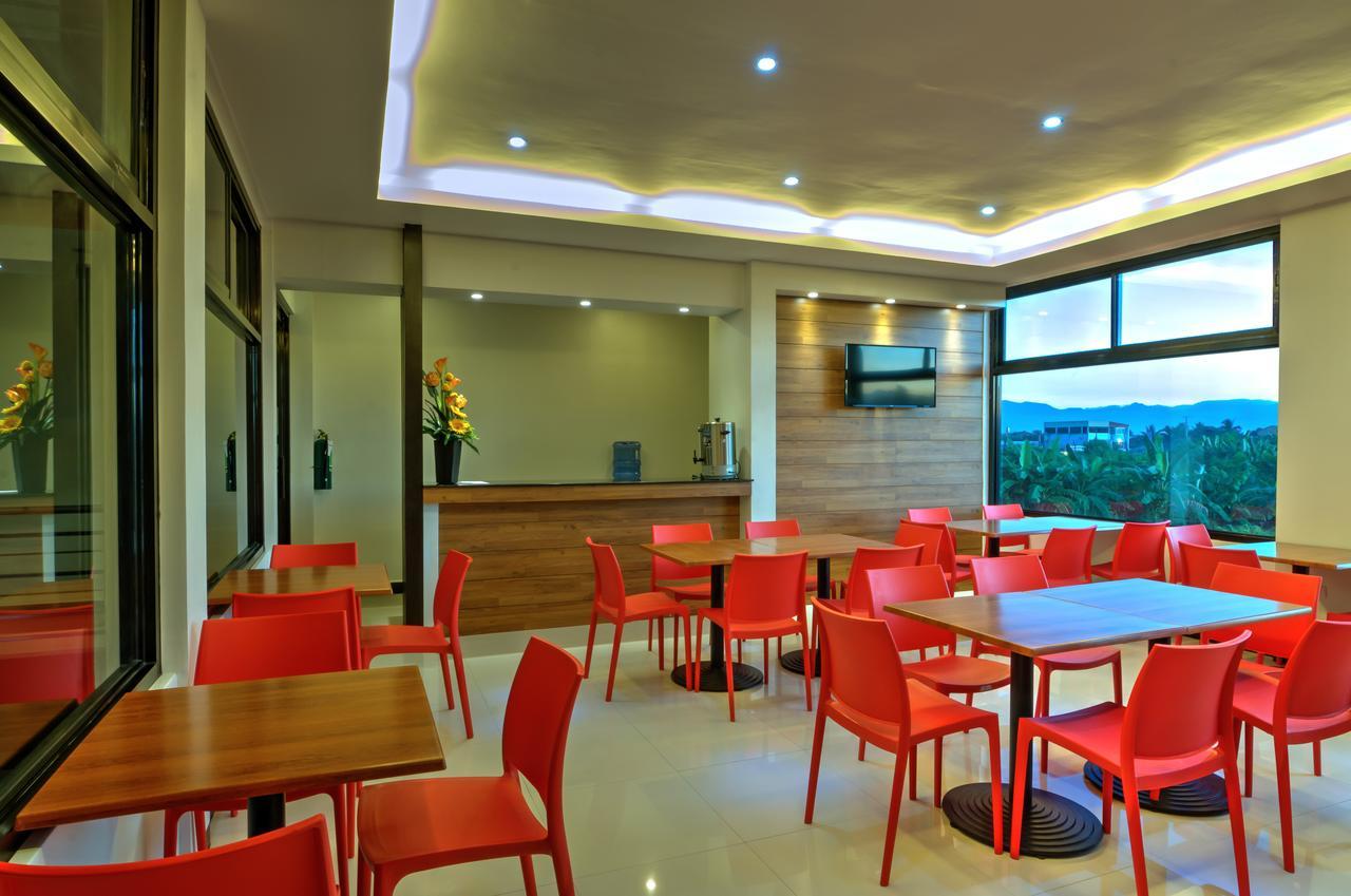 Amaris Suites Butuan City ภายนอก รูปภาพ