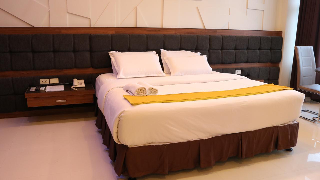 Amaris Suites Butuan City ภายนอก รูปภาพ