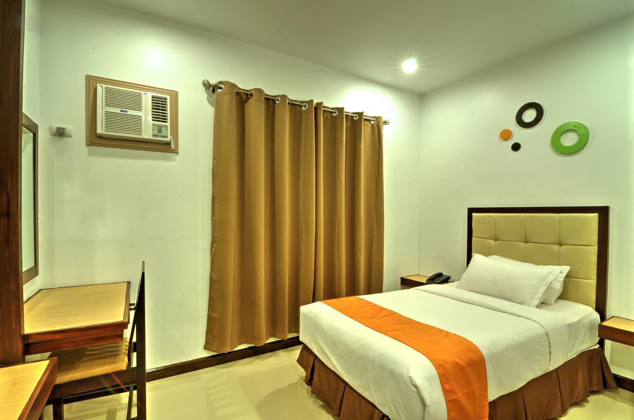 Amaris Suites Butuan City ภายนอก รูปภาพ